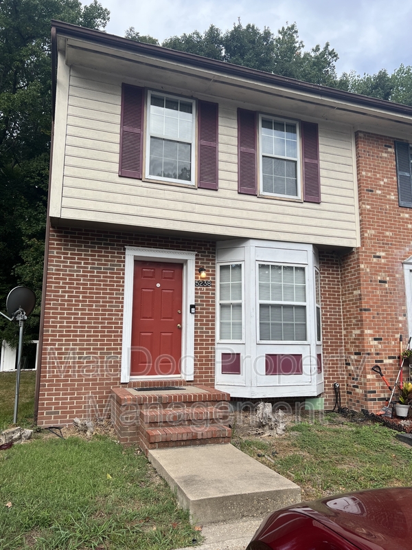 King George Townhome: 5238 King's Wood Lane