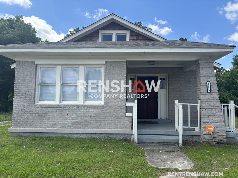 Memphis House: 1423 Lyndale Ave