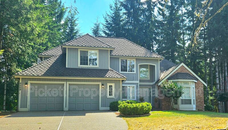 Port Orchard House: 6559 Gleaneagle Ave SW