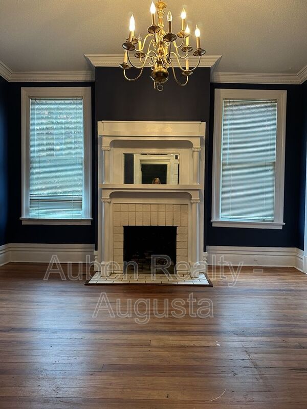 Augusta House: 410 4th Street