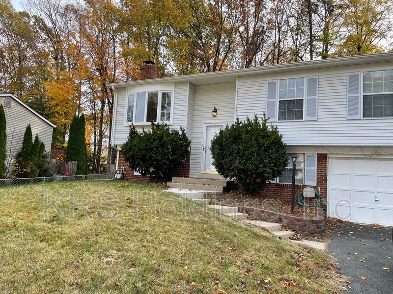 Woodbridge House: 5597 Shannon Ct