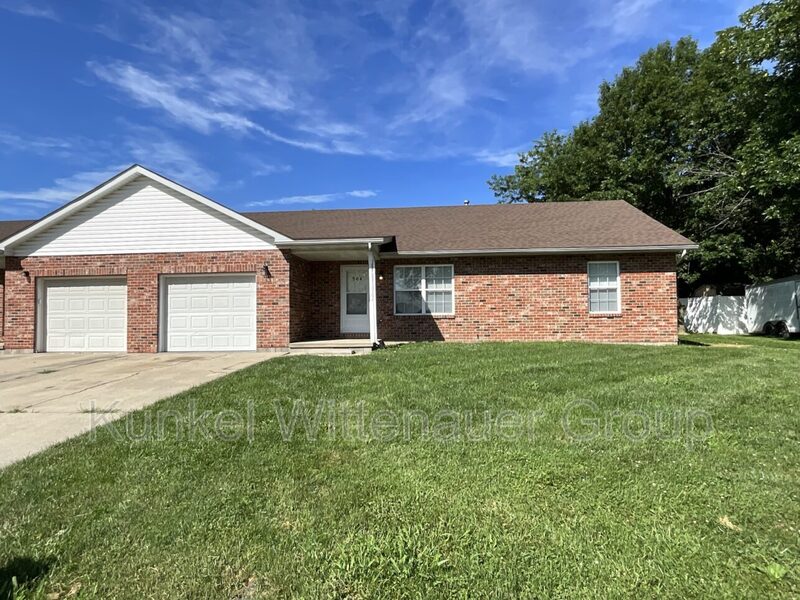 Freeburg Condo: 504 Draco Dr