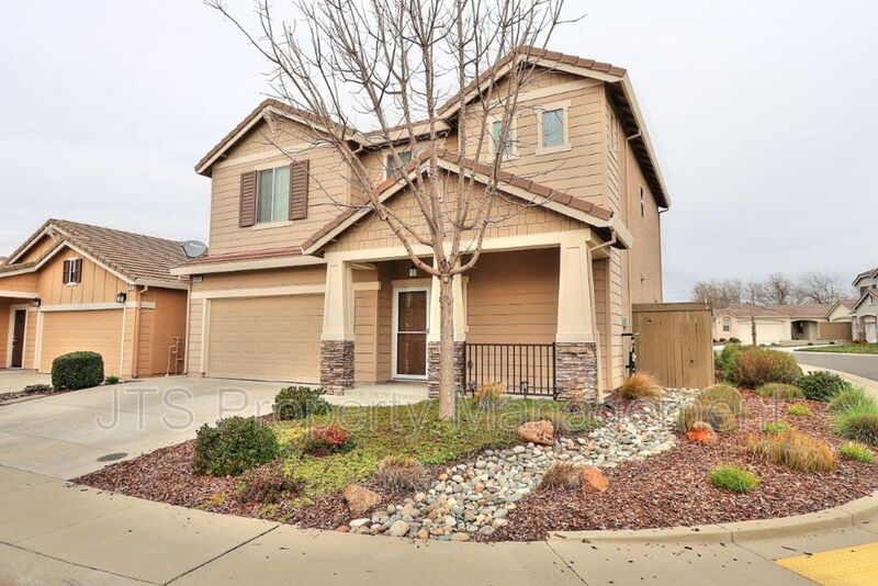 Roseville House: 9200 Rioja Street