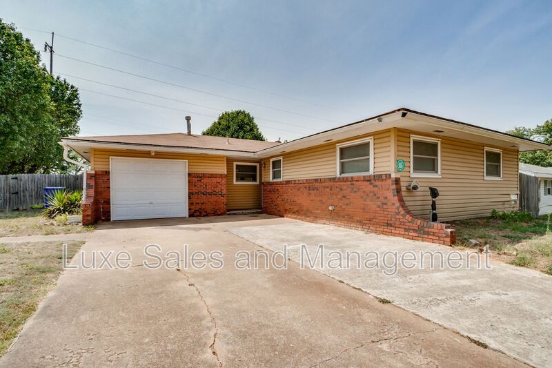 Midwest City House: 1805 Melody Drive