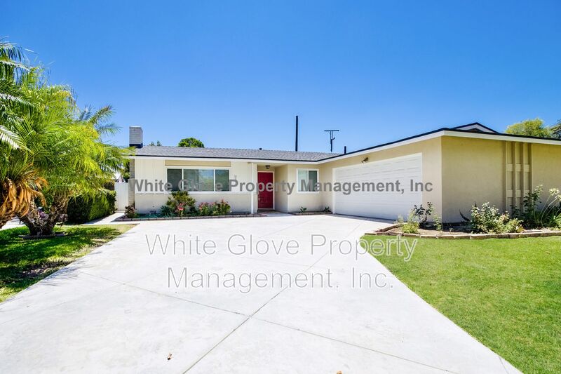 Fullerton House: 1006 E Brookdale Pl.