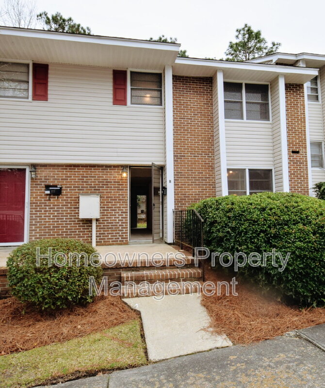 Fayetteville House: 599 Winding Creek Rd