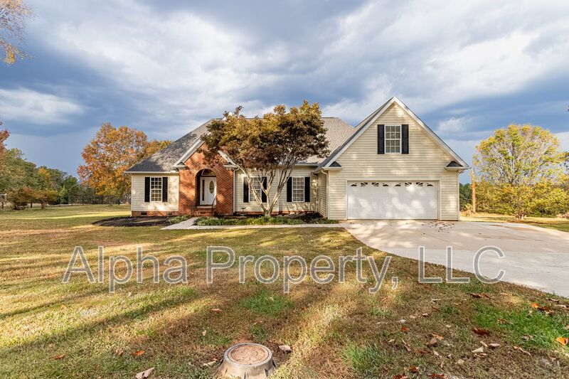 Travelers Rest House: 97 Smith Rd