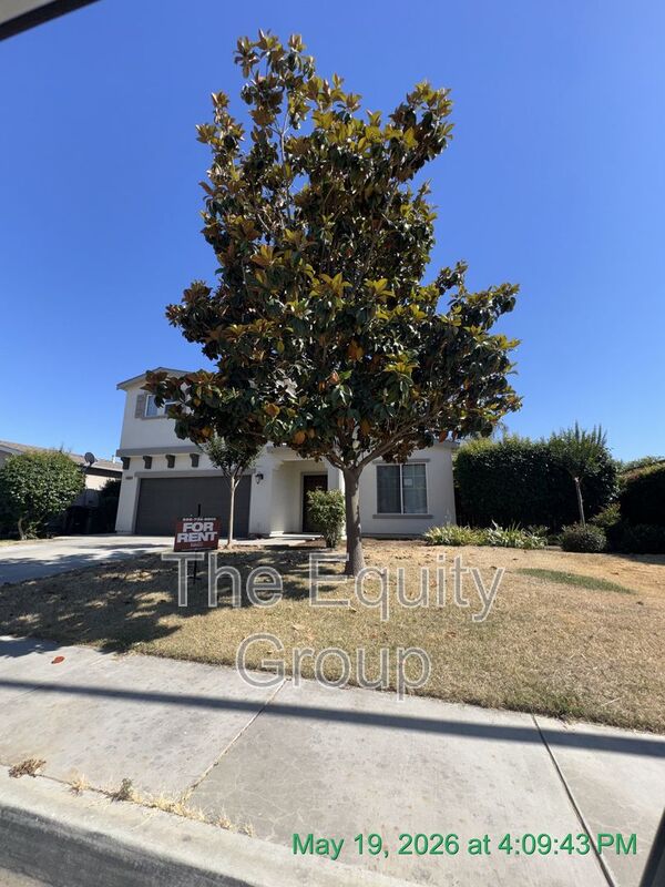 Dinuba House: 2020 Golden Way