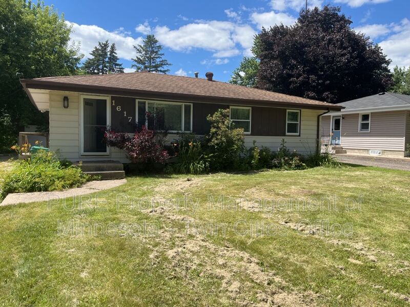 Golden Valley House: 1617 Flag Ave N