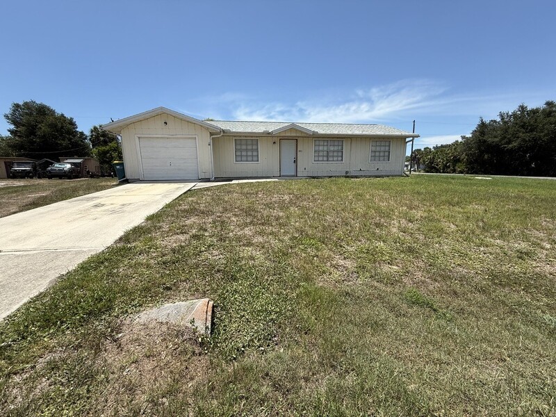 Englewood House: 6269 Grayson Street
