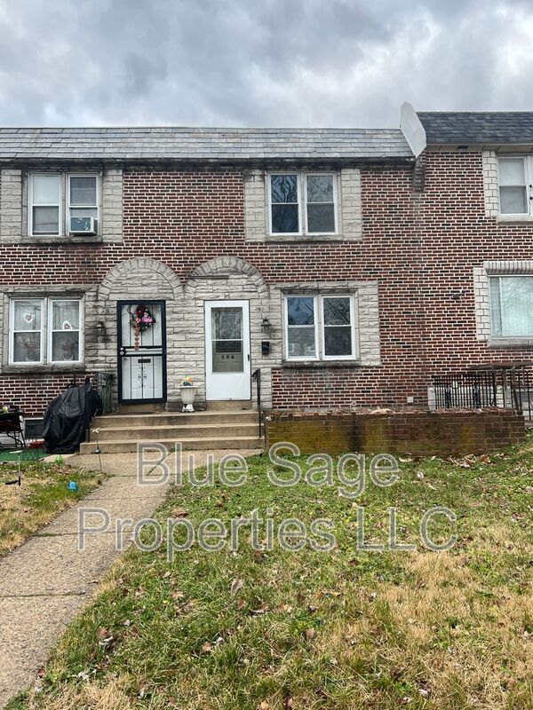 Darby Townhome: 506 S 2nd St