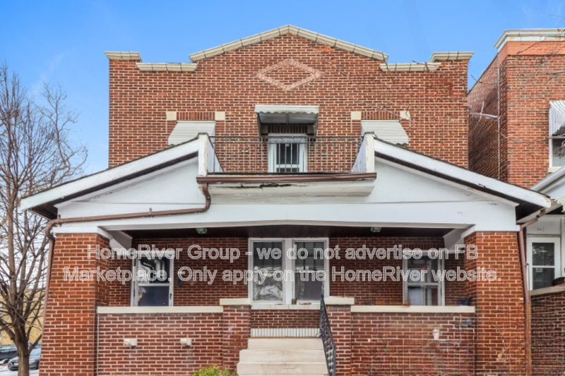 Saint Louis Condo: 3725 Meramec St