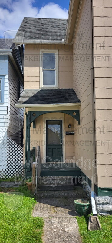 Piqua Condo: 227 1/2 S Downing St