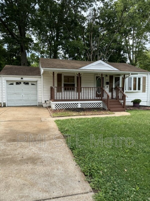 St. Louis House: 1254 Roxton Drive