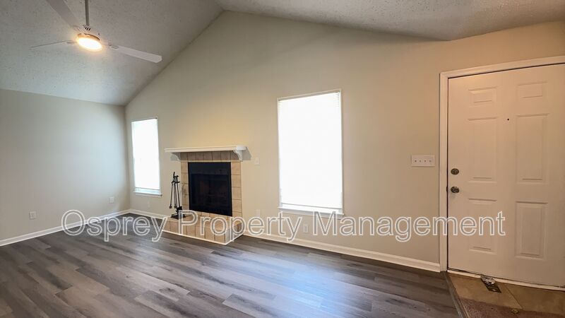 3-Bedroom Virginia Beach Home with Fenced Yard & Spacious Livin - Photo 4