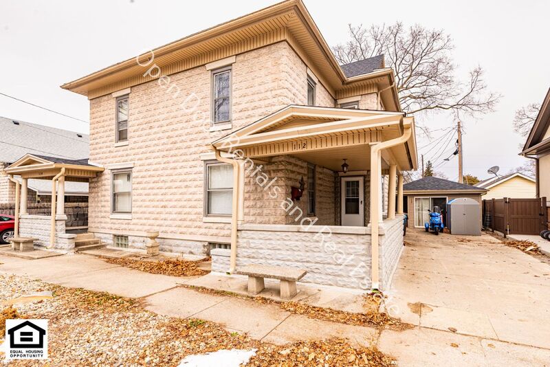 Auburn Condo: 112 2nd St