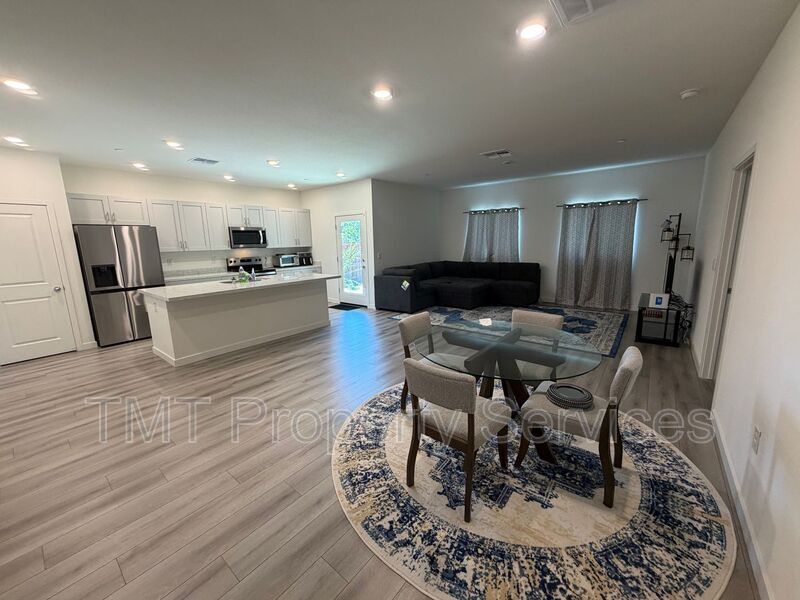 Dixon House: 1705 Orchid Avenue