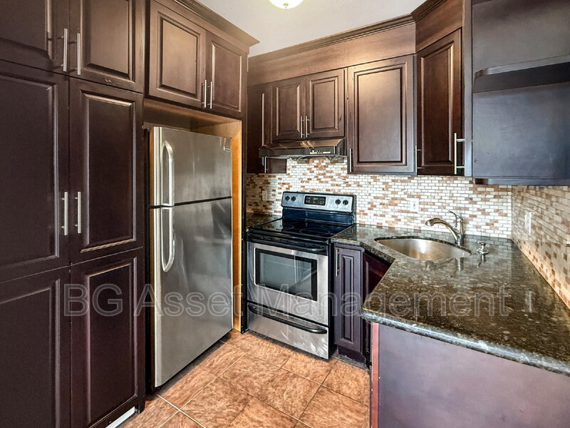 Oakland Condo: 1459 MacArthur Blvd