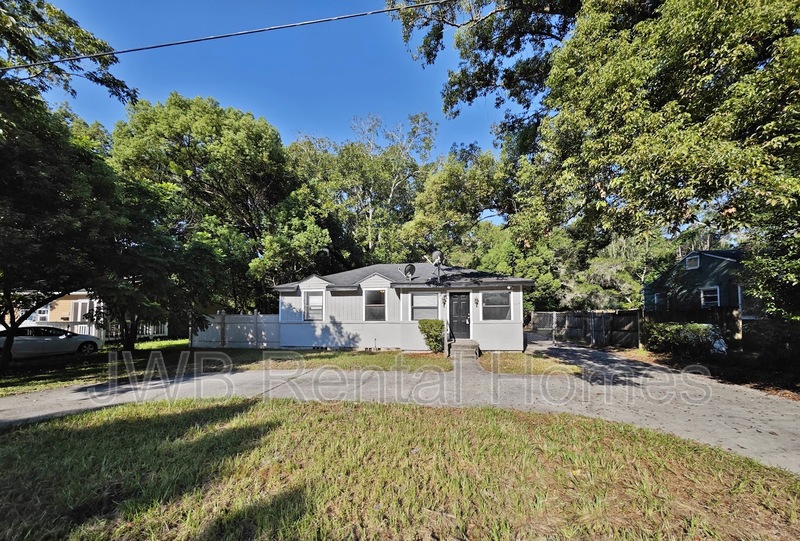 Jacksonville House: 7040 Alan Ave