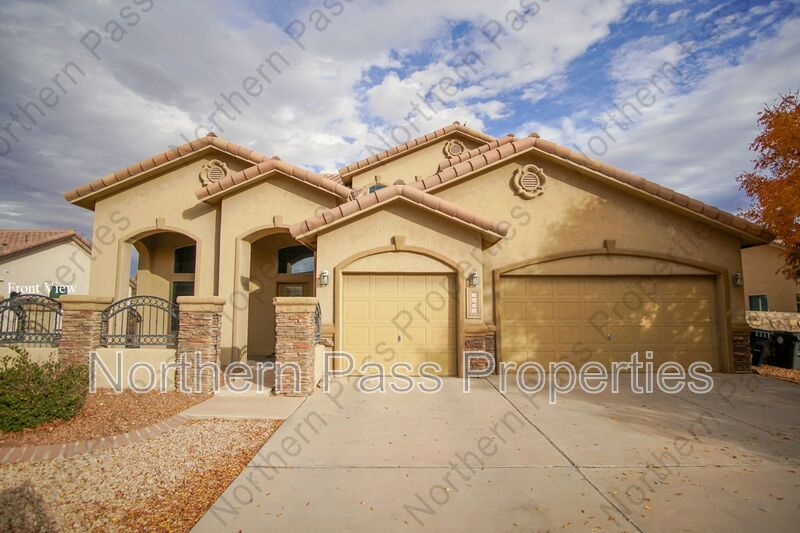 El Paso House: 5632 Valley Maple