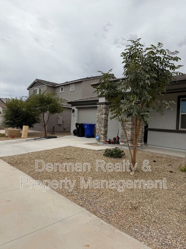 Surprise House: 18021 W. Avenida Del Sol