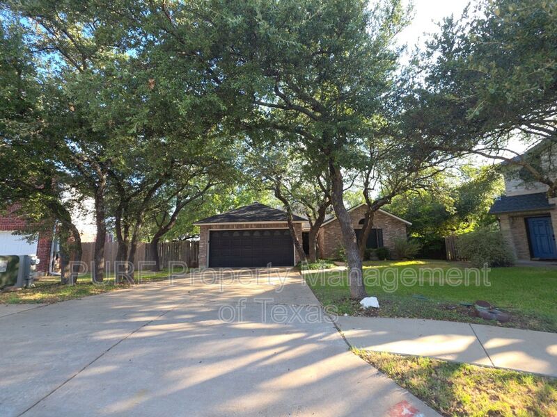 Cedar Park House: 1406 Bullhill Cove