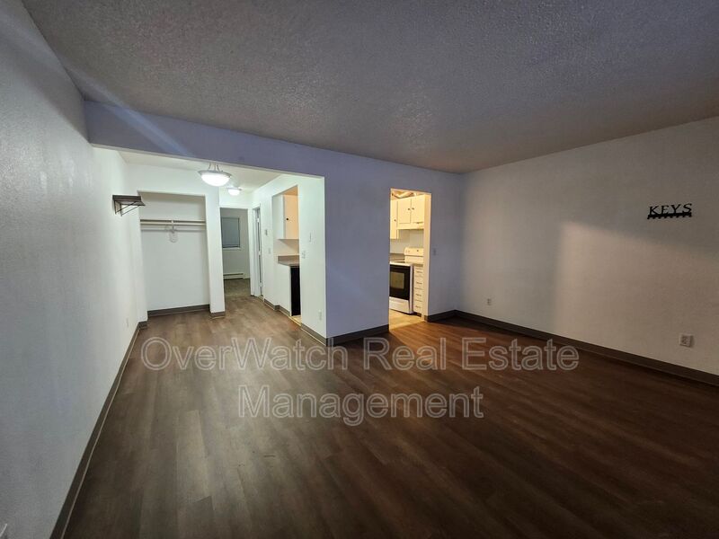 Anchorage House: 177 Michael Ct