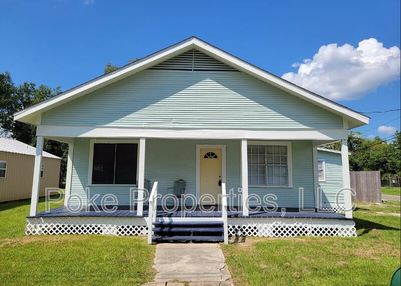 Sulphur House: 300 W. Verdine St.