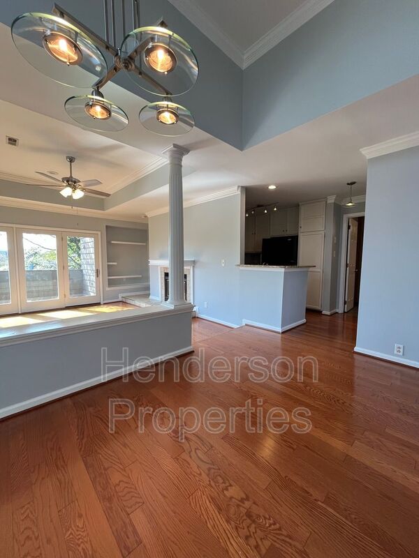 Charlotte Condo: 1109 East Morehead Street