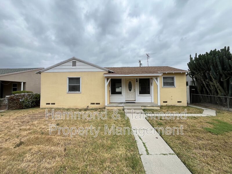 Reseda House: 18003 Saticoy St.