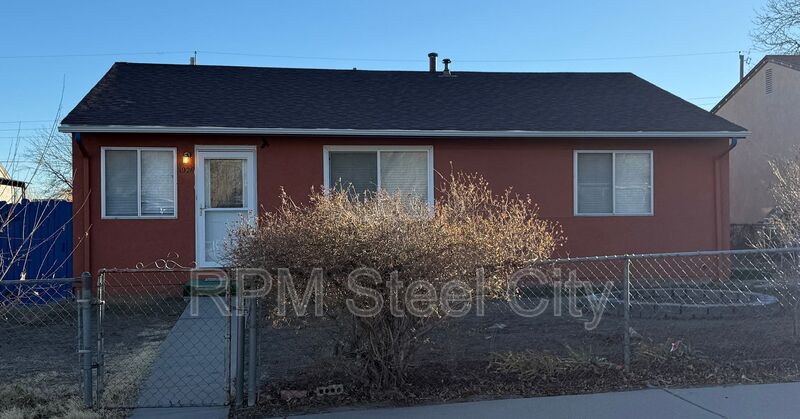 Pueblo House: 1926 E 15th St