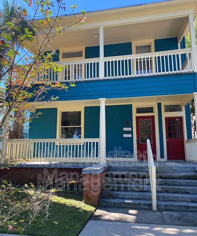 Savannah Condo: 1203 1/2 E Henry St