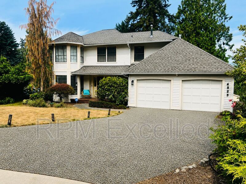 Auburn House: 4925 Mill Pond Dr. SE