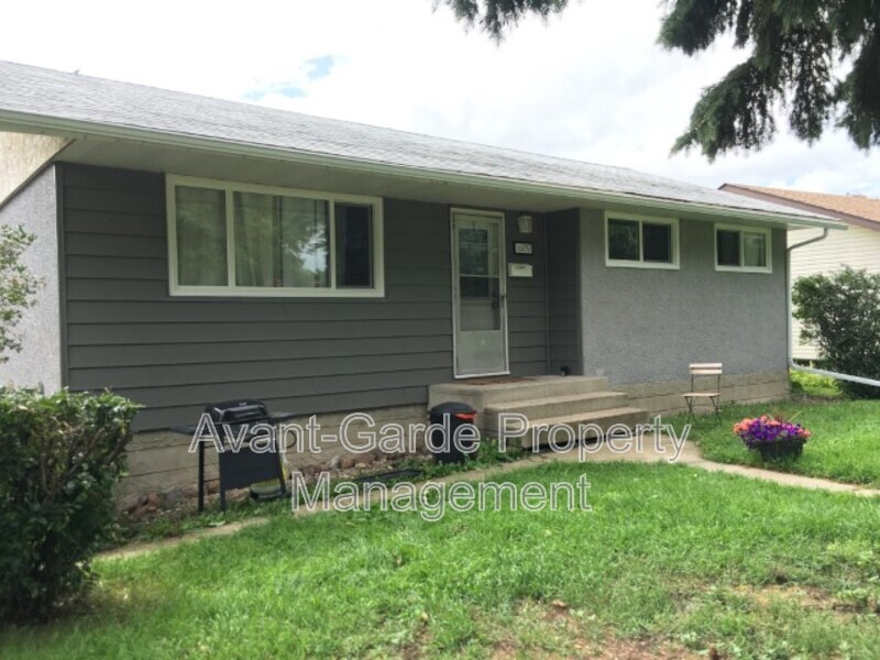 Edmonton House: 16419 105 Ave