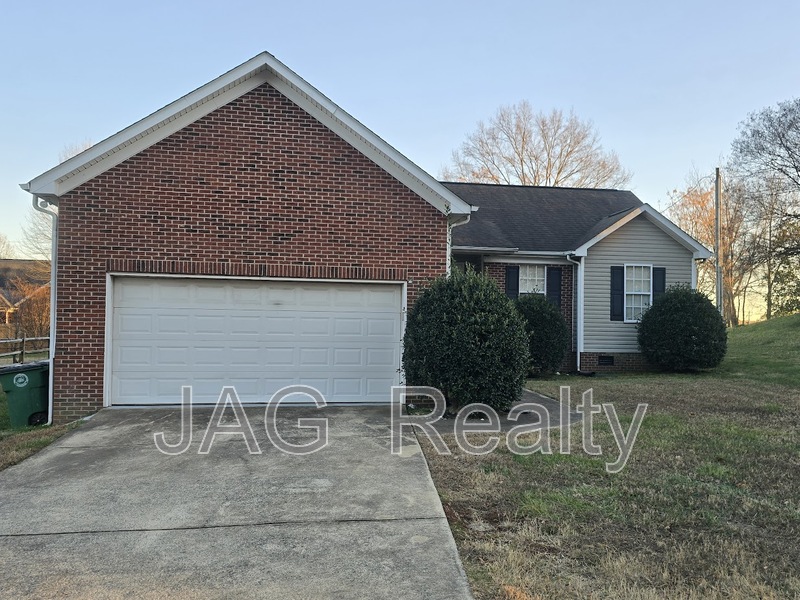 Matthews House: 1142 Stallings Road