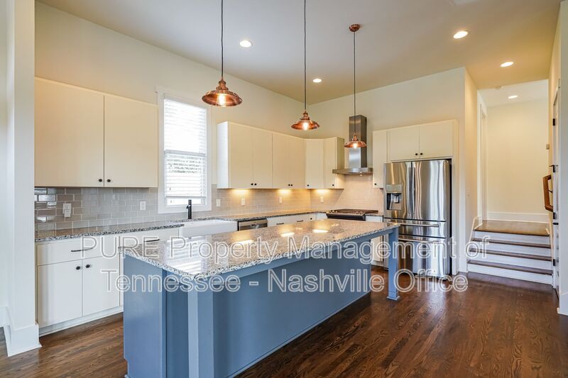 Nashville House: 1405 Kirkland Ave