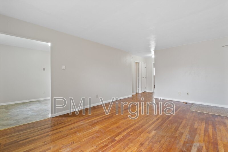 Norfolk Condo: 2412 Courtney Ave