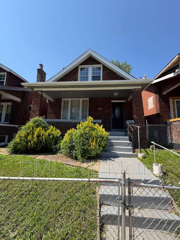 St. Louis House: 5952 Kennerly Avenue
