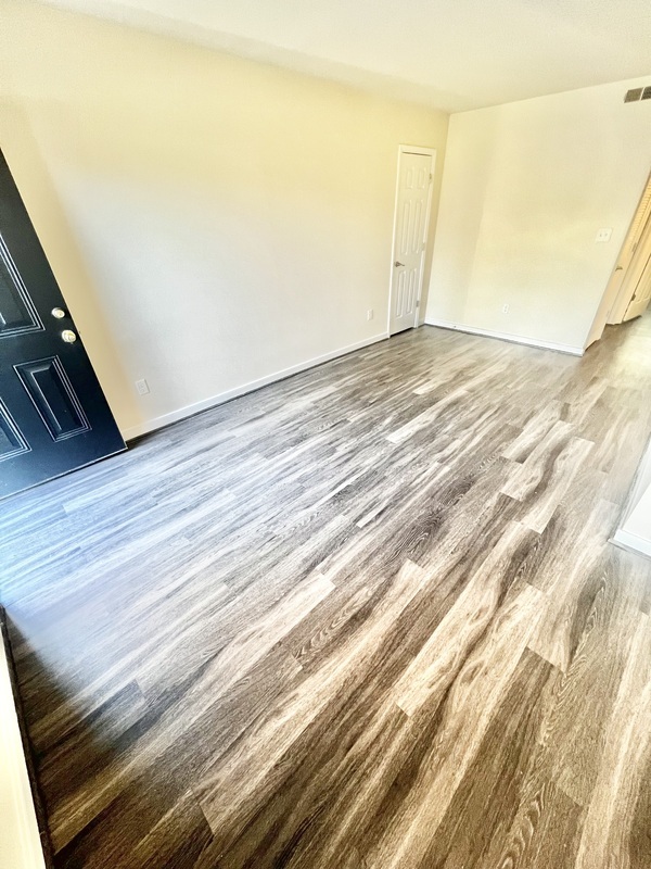 Richmond Condo: 1243 Nelson St