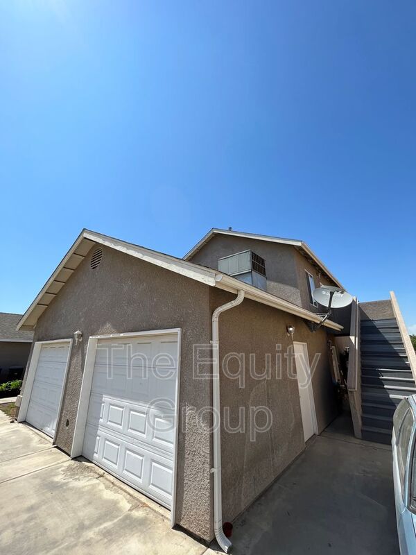 Visalia House: 2932 S Sallee Street