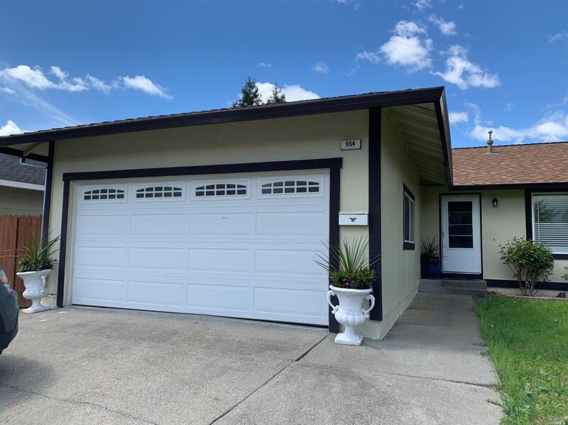 Rohnert Park House: 954 Emily Avenue
