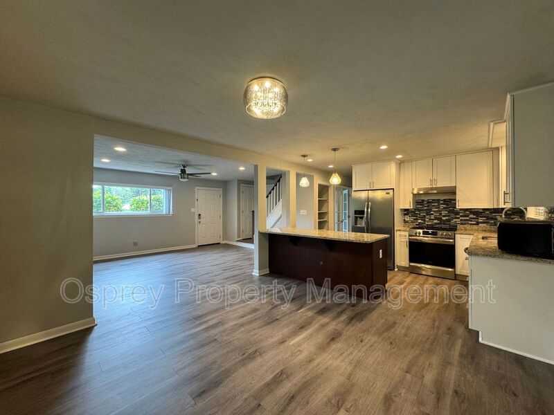Welcome to this beautiful Single Family Home!  - Photo 5