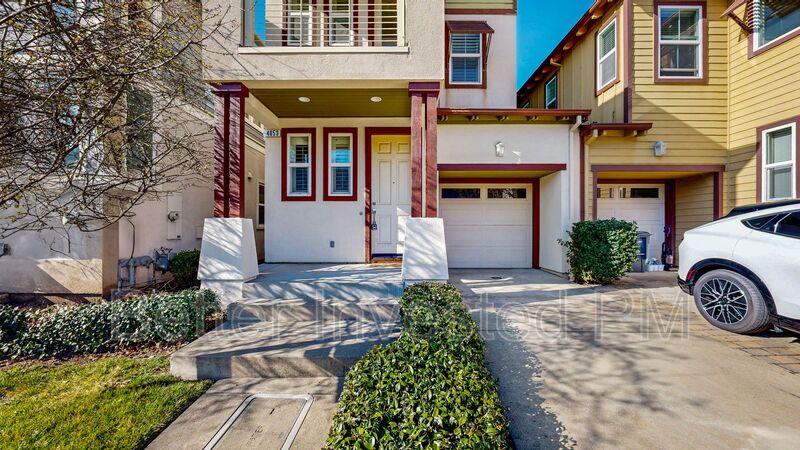 Santa Rosa House: 4053 Calloway Dr