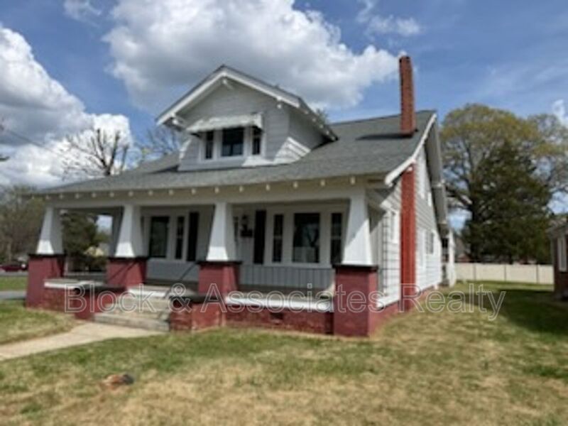 Asheboro House: 619 S. Cox St