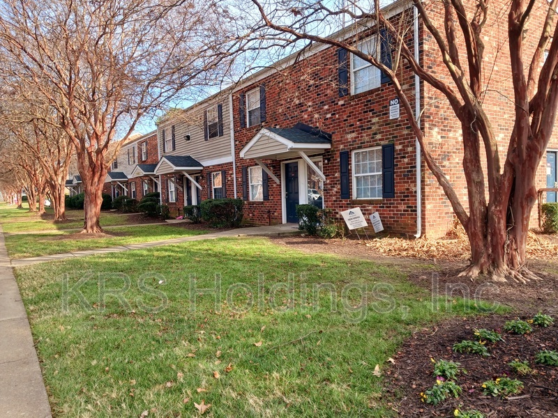 Richmond Townhome: 622 E. 18th St