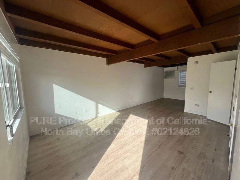 Ukiah Townhome: 365 El Rio Ct