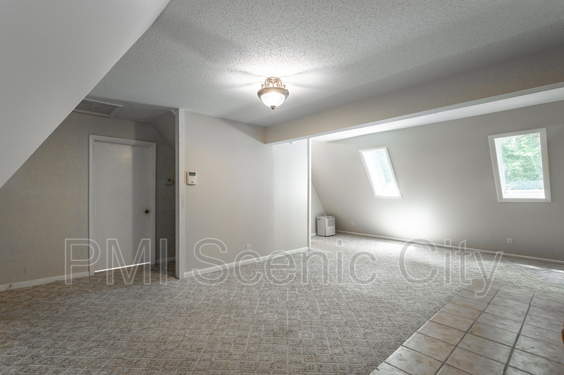 Signal Mtn House: 1602 Rustic Homes Ln
