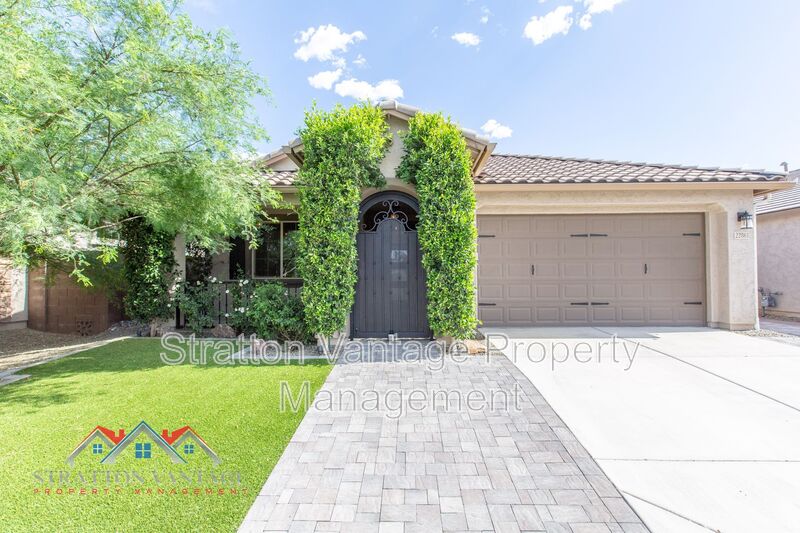 Queen Creek House: 22861 E Indiana Ave