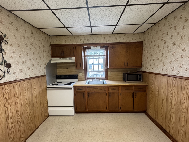 Jermyn Condo: 563 Washington Avenue 2B