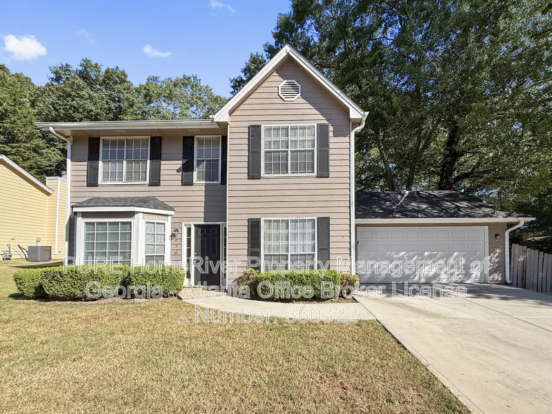 3 Bedroom House – 8432 Cedar Creek Rdg, Riverdale, GA